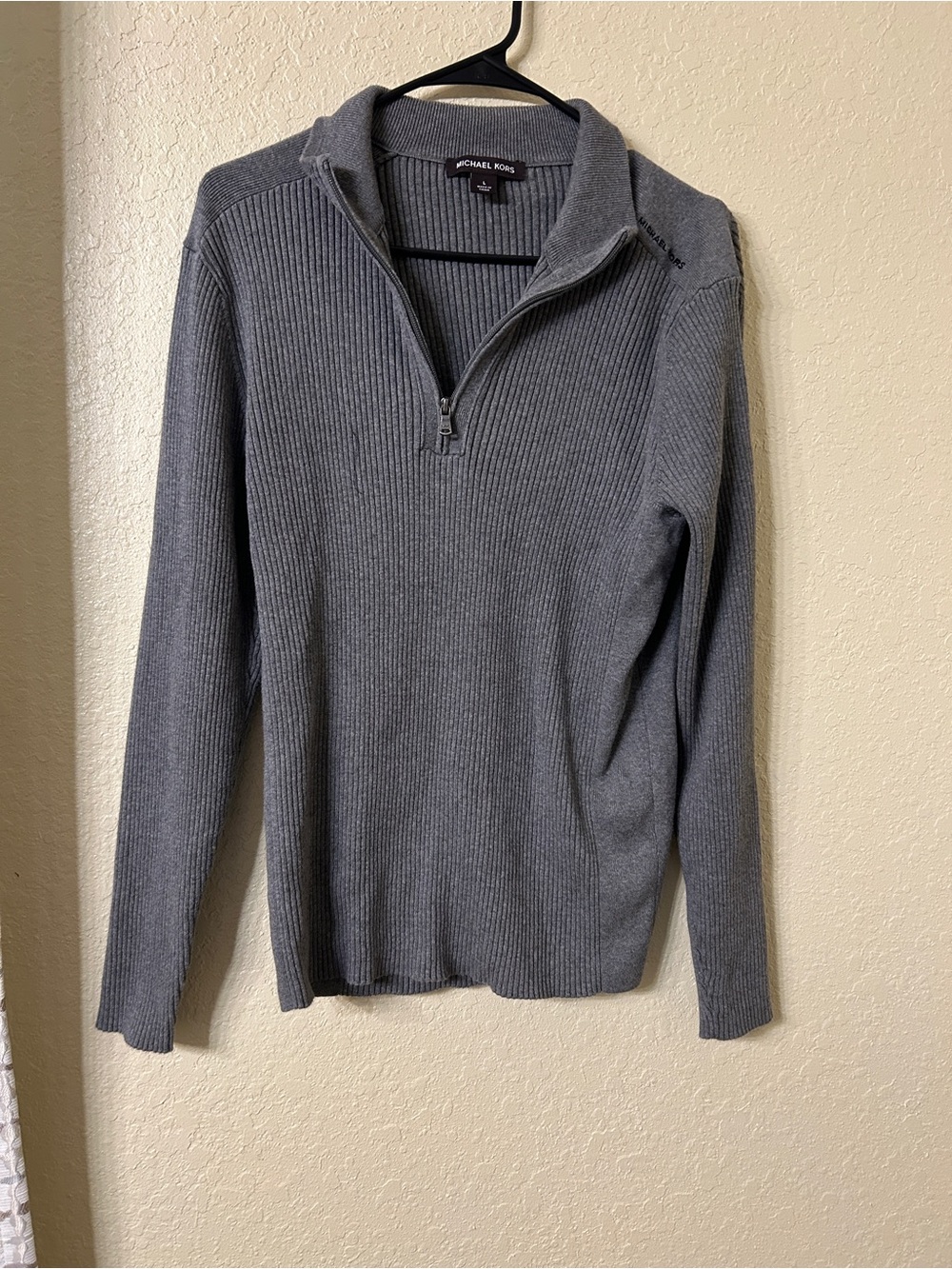 Michael Kors Men’s Grey Quarter-Zip Ribbed Pullover Sweater - Size L- L124